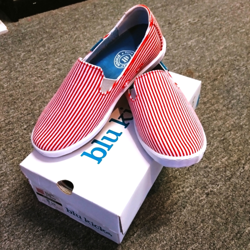 🆕Blu Kicks Play Hookie Womens Size 5